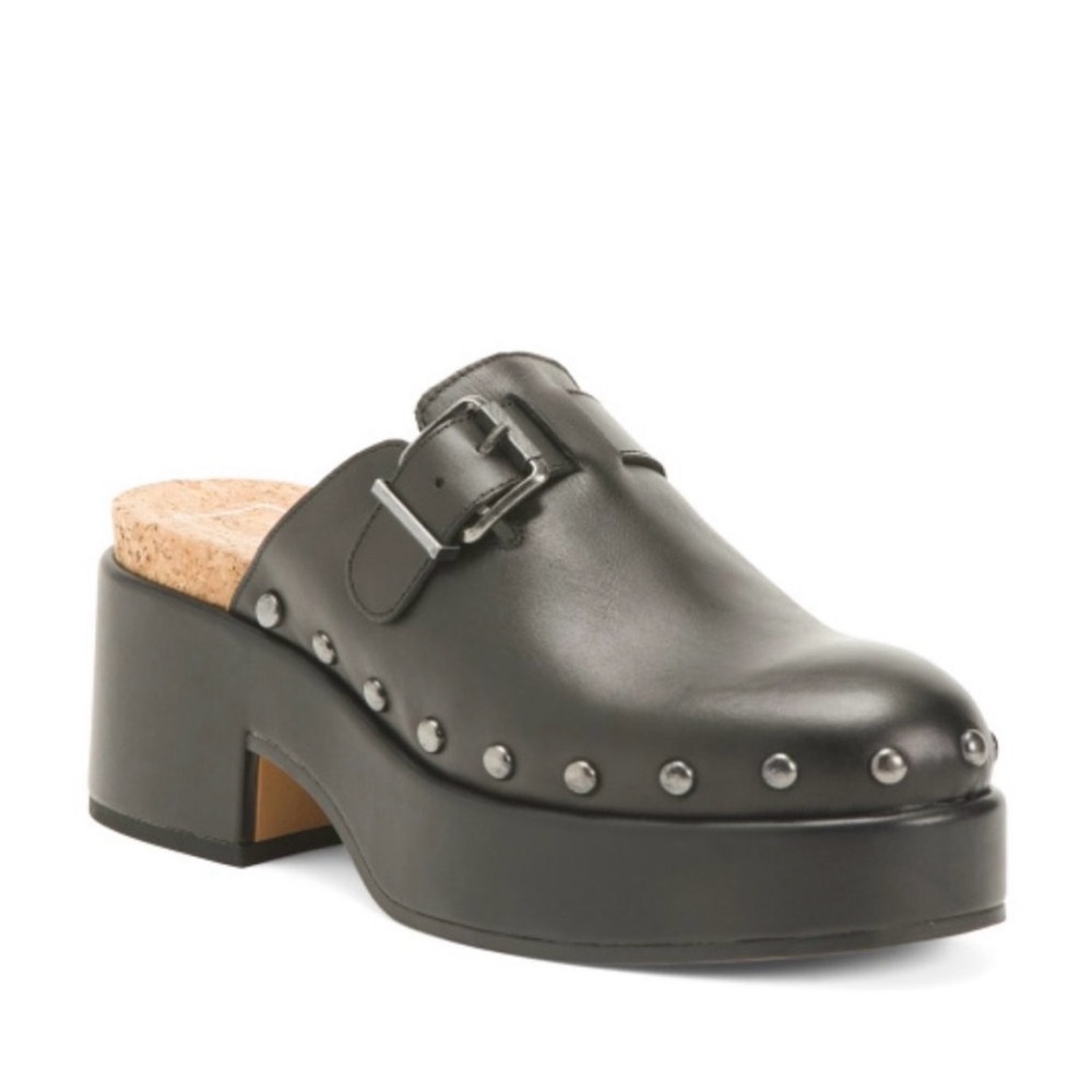 Yevan Black Leather Clogs